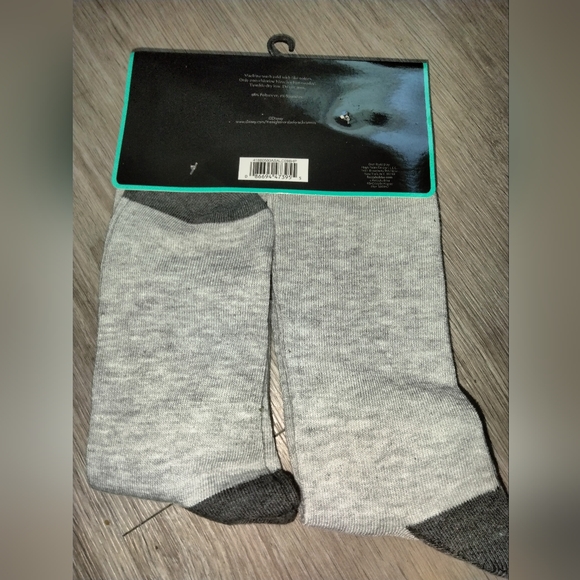 His & Her Matching Nightmare Before Christmas Socks - Picture 2 of 2